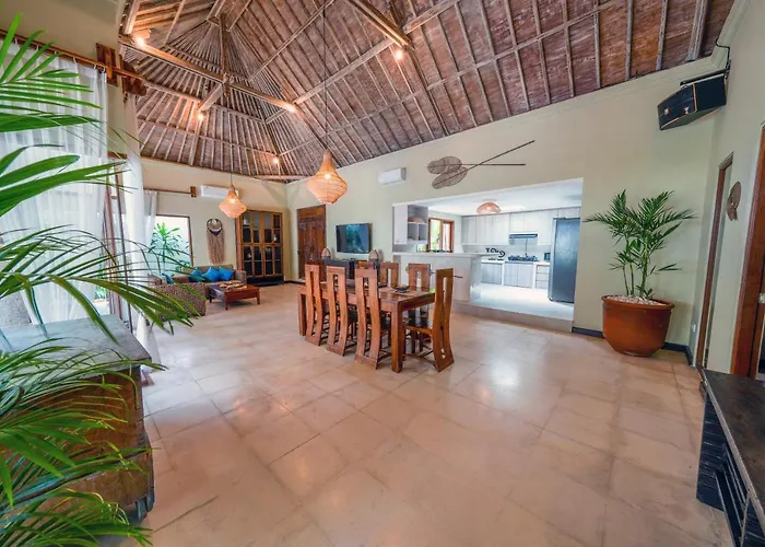 Chandi 2 - Legian - - 5 Bedroom 4 Bathroom - Great Location !