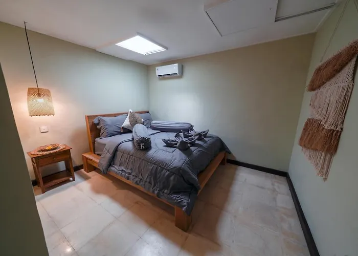 Chandi 2 - Legian - - 5 Bedroom 4 Bathroom - Great Location ! فيلة