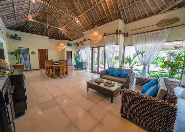 Chandi 2 - Legian - - 5 Bedroom 4 Bathroom - Great Location ! فيلة