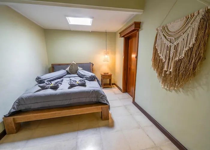 Chandi 2 - Legian - - 5 Bedroom 4 Bathroom - Great Location ! * سمينياك